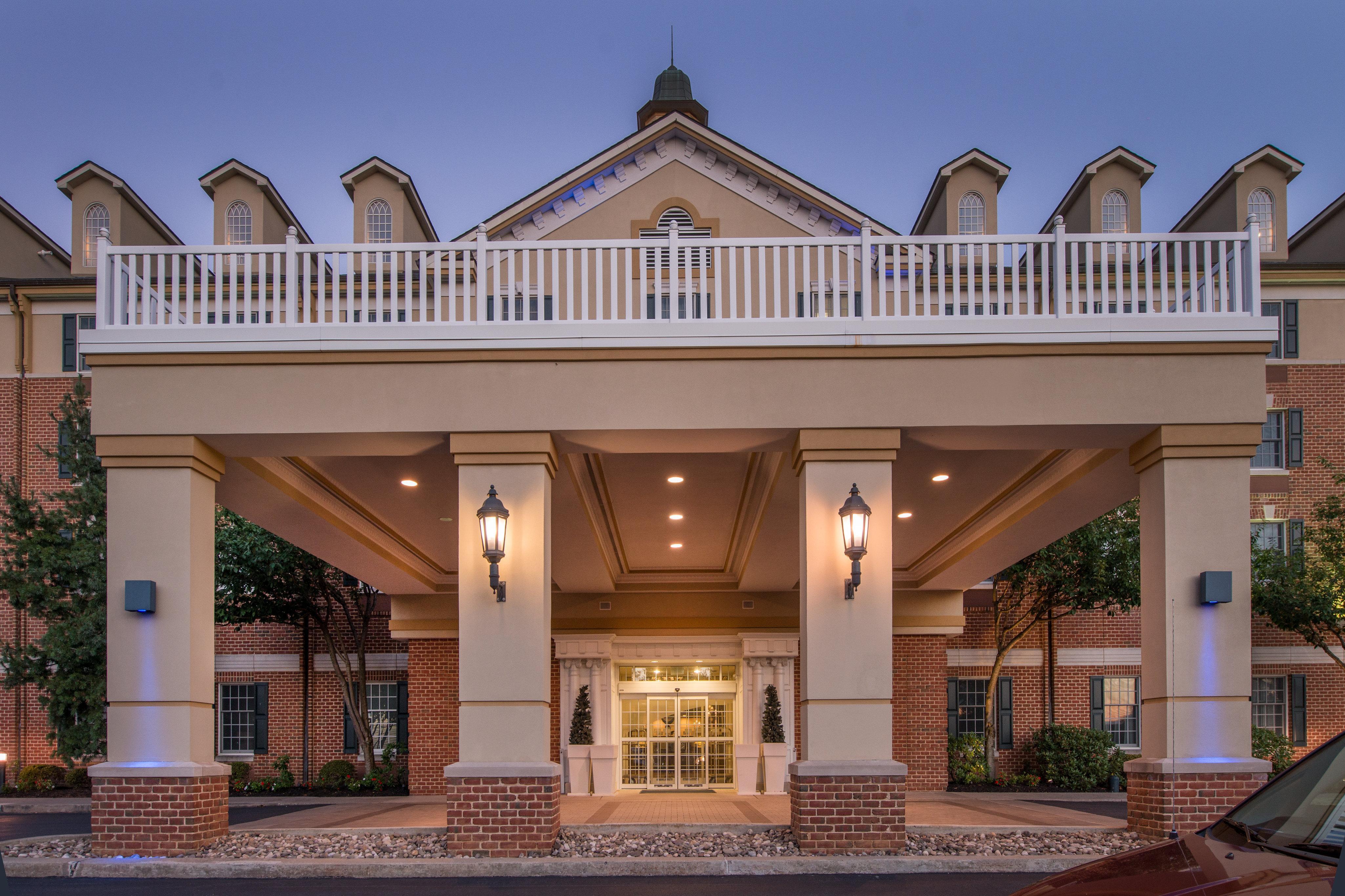 Hotel Express At Williamsburg Square By Ihg 3*