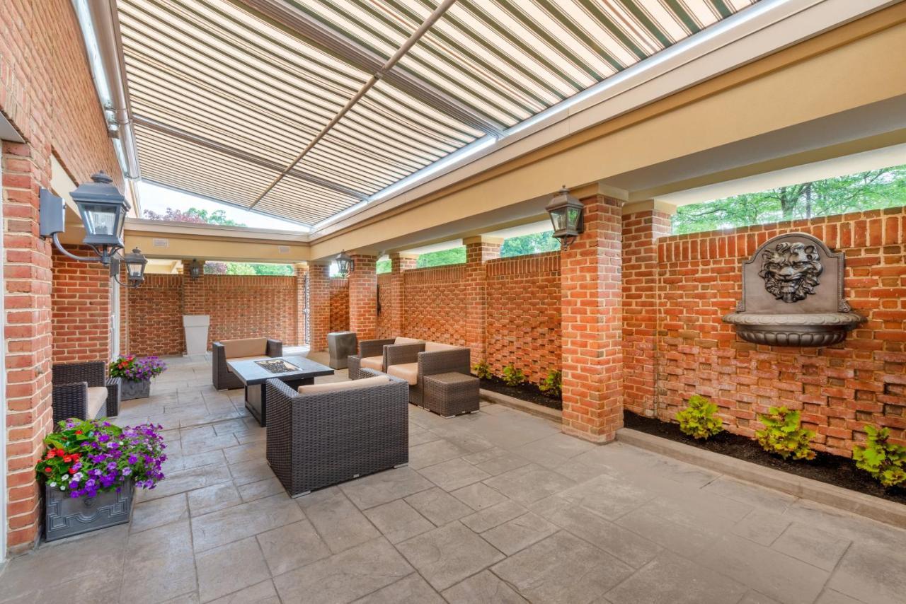 Hotel Express At Williamsburg Square By Ihg