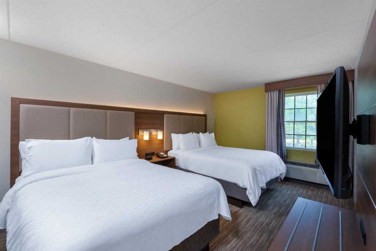 Express At Williamsburg Square By Ihg State College