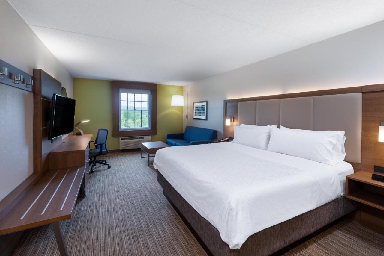 Express At Williamsburg Square By Ihg 3*
