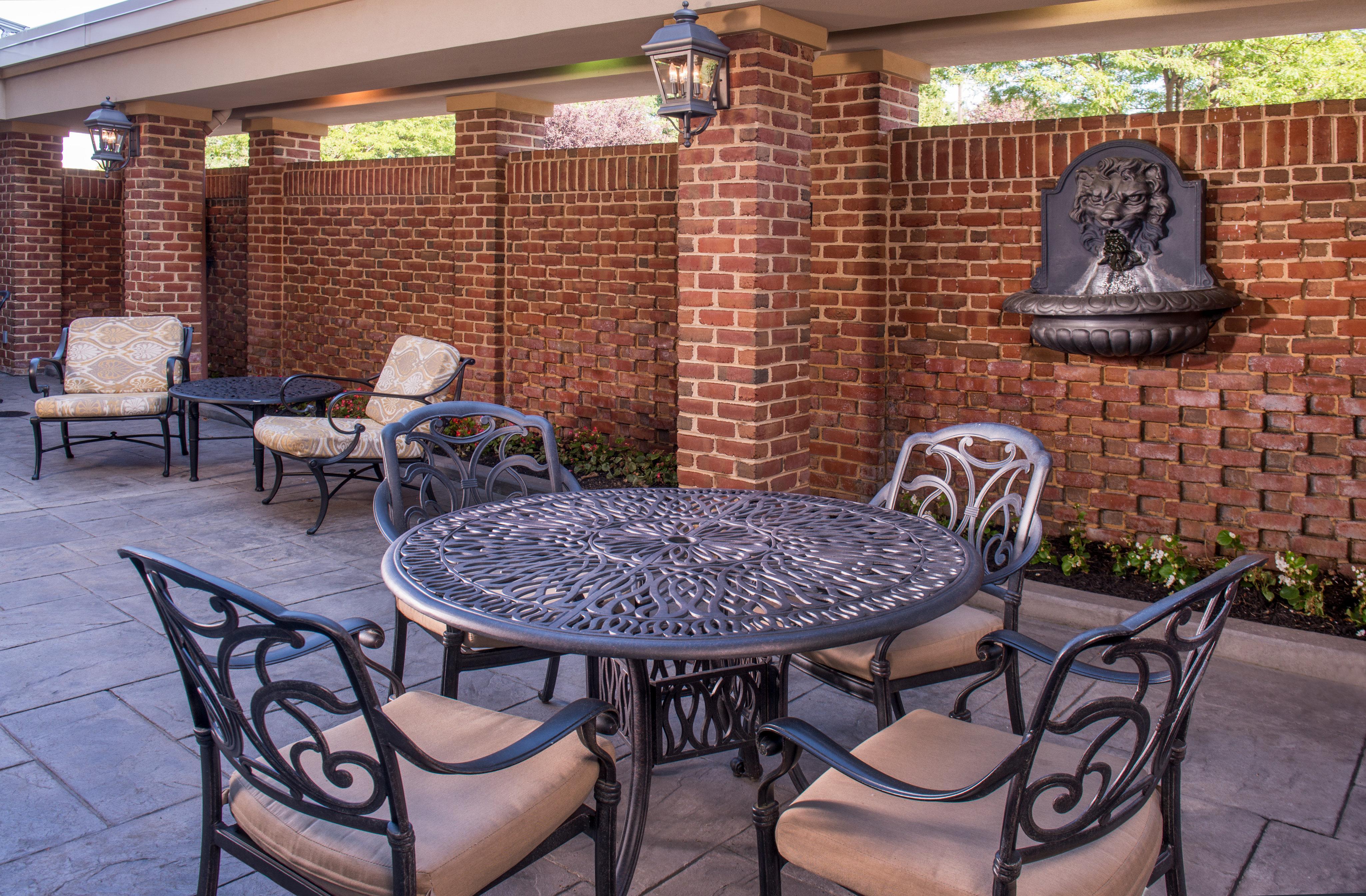 Hotel Express At Williamsburg Square By Ihg State College