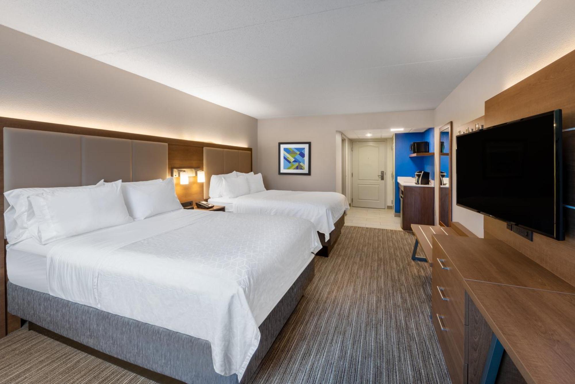 Hotel Express At Williamsburg Square By Ihg State College